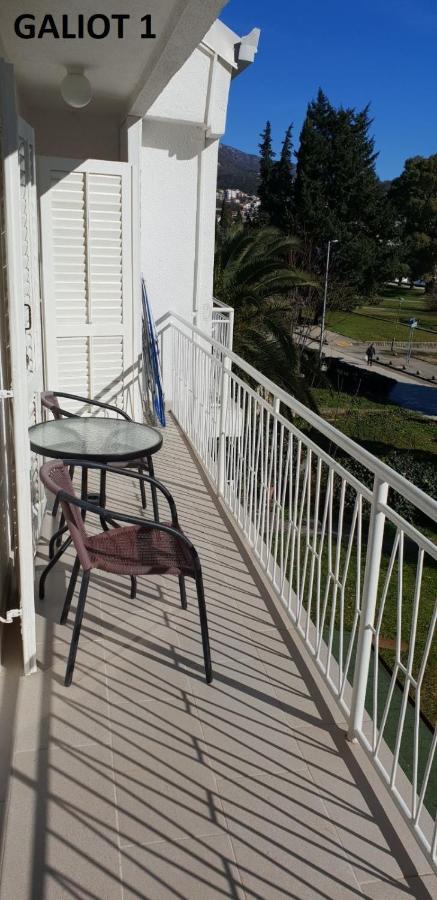 Apartmani Galiot Igalo Bagian luar foto