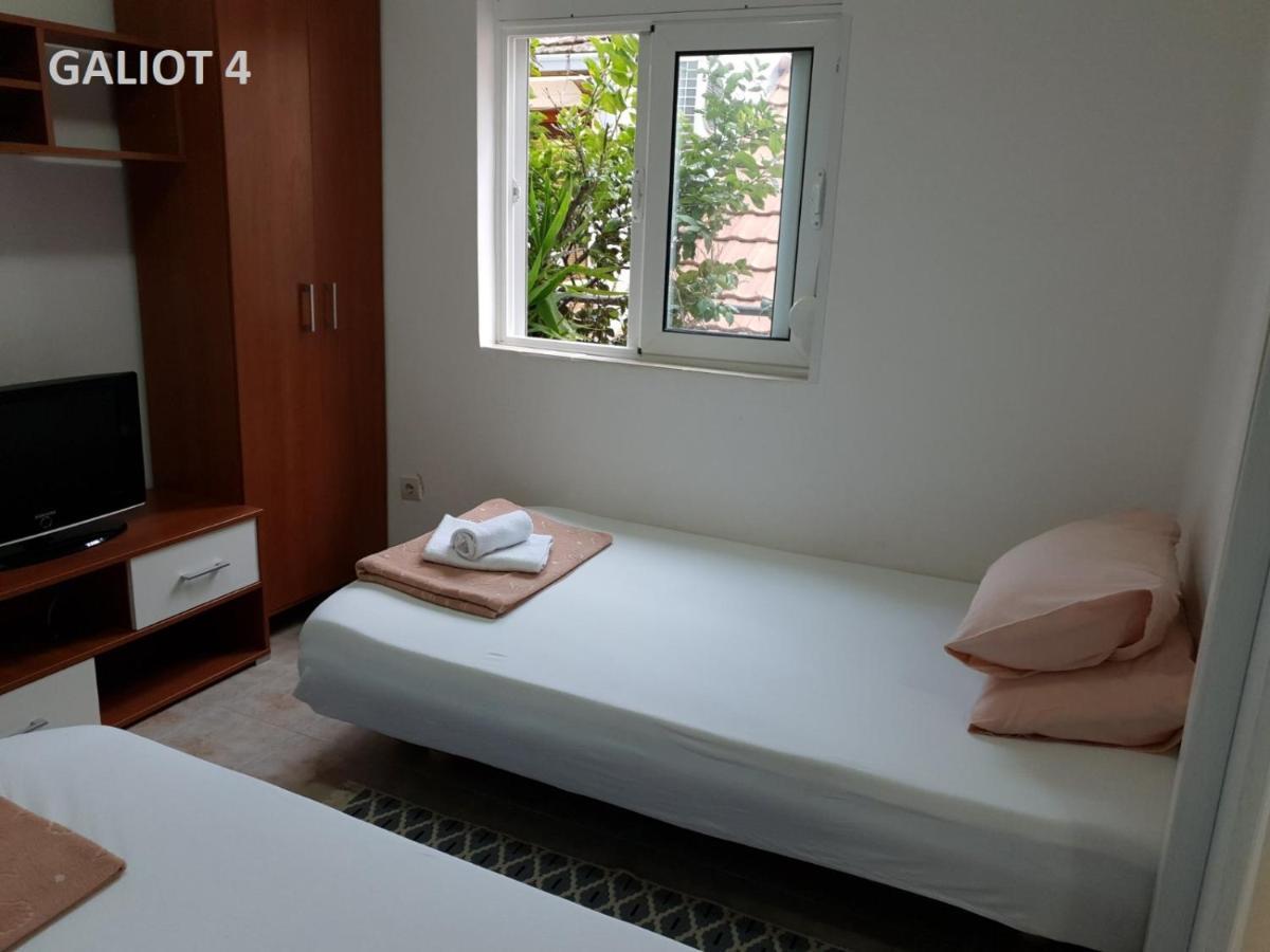 Apartmani Galiot Igalo Bagian luar foto