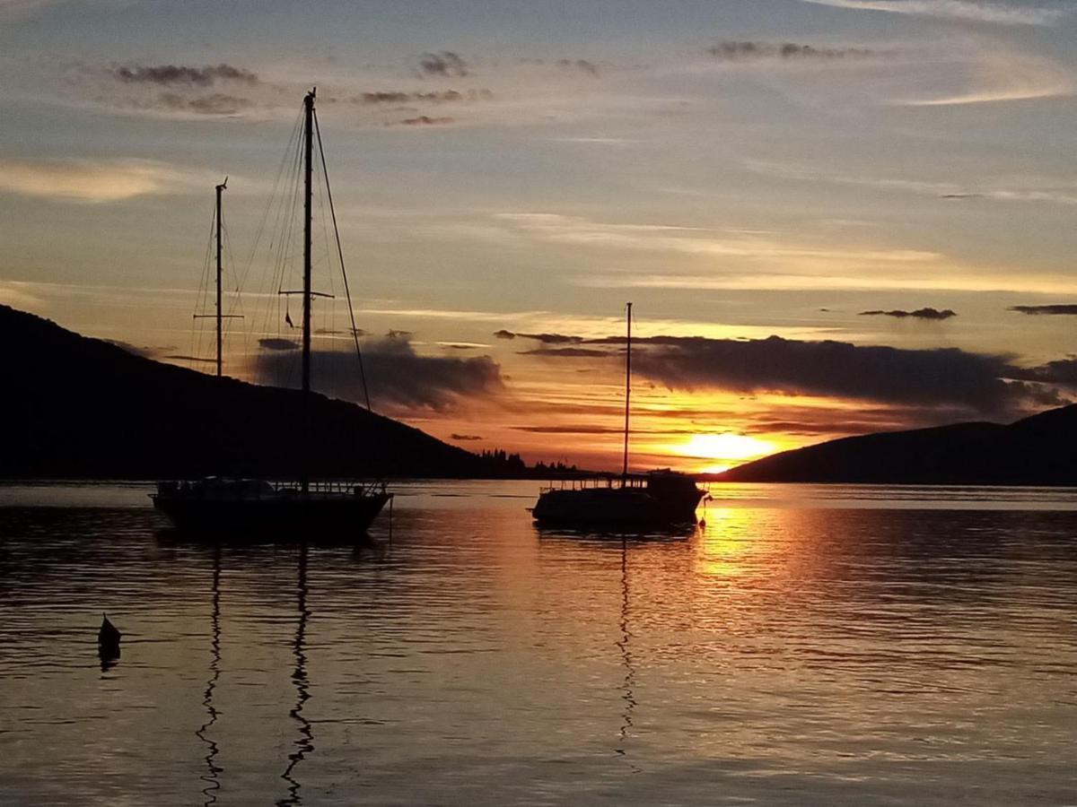 Apartmani Galiot Igalo Bagian luar foto