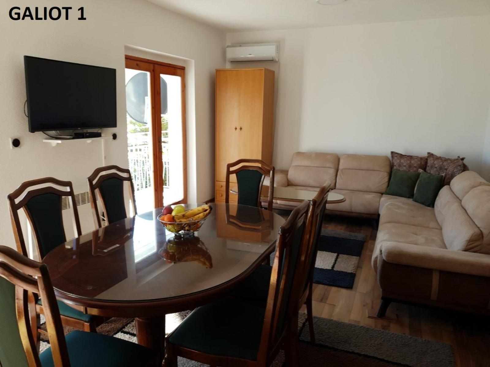 Apartmani Galiot Igalo Ruang foto